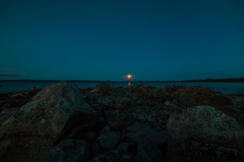 Восход Луны на Колвицком озере