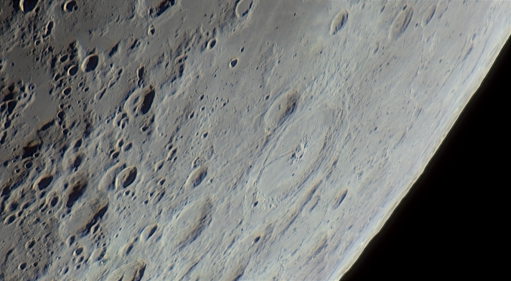 Луна 210516, кратер Петавий