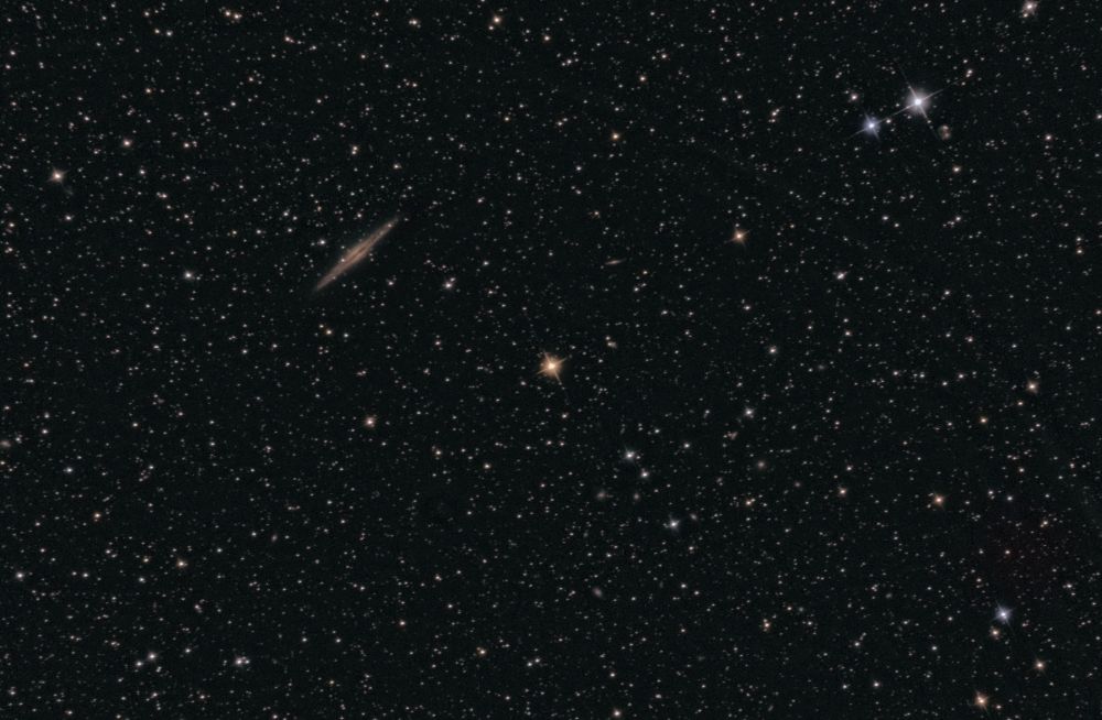 Галактика NGC 891 в созвездии Андромеда.
