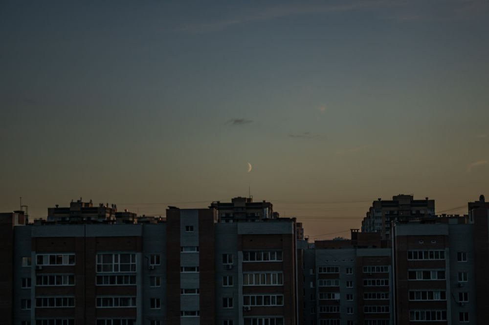 Луна на закате
