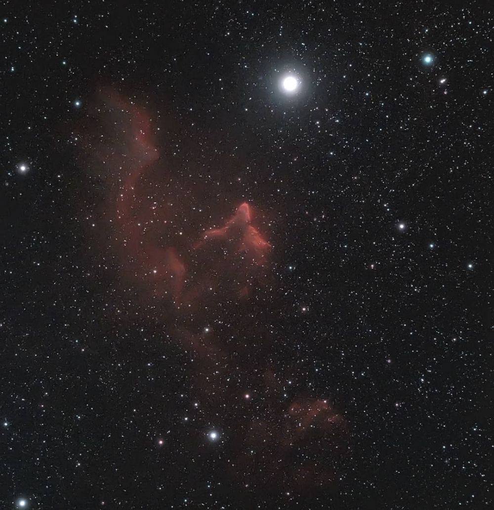 IC 63 Окрестности звезды Нави (кассиопея)