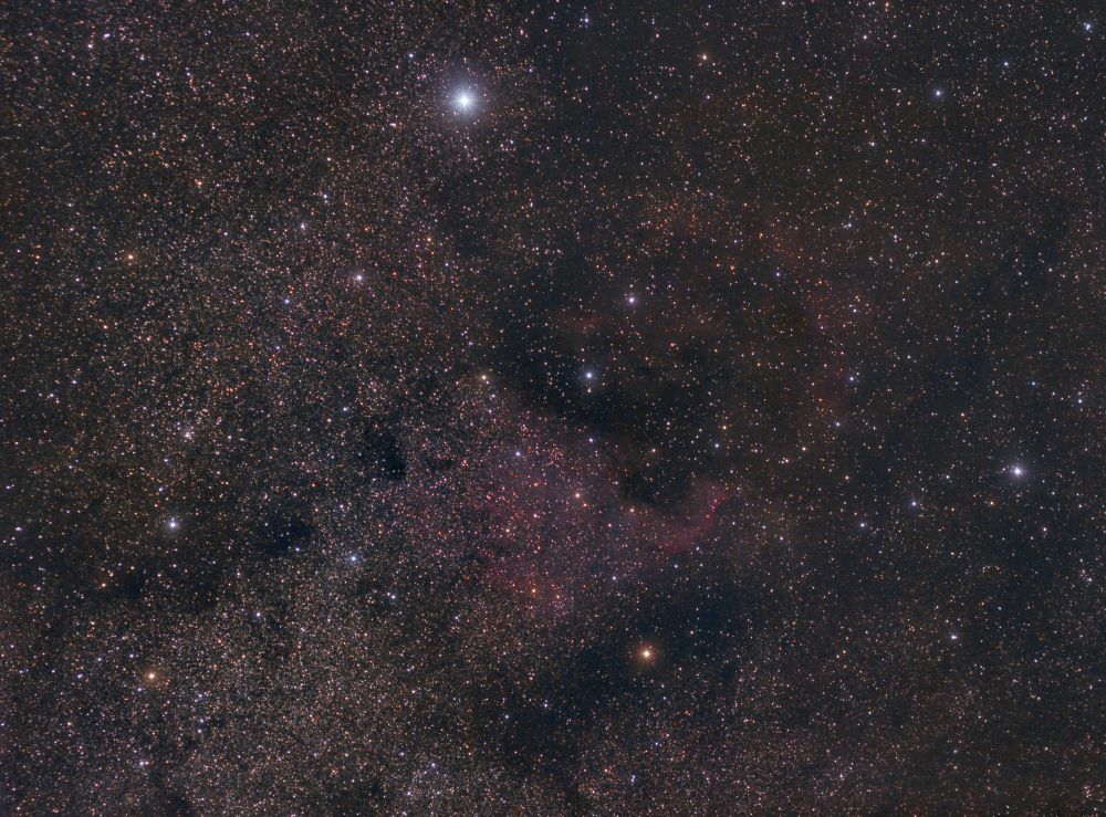 NGC 7000 / North America Nebula, IC 5070 / Pelican Nebula, IC 5068, Deneb
