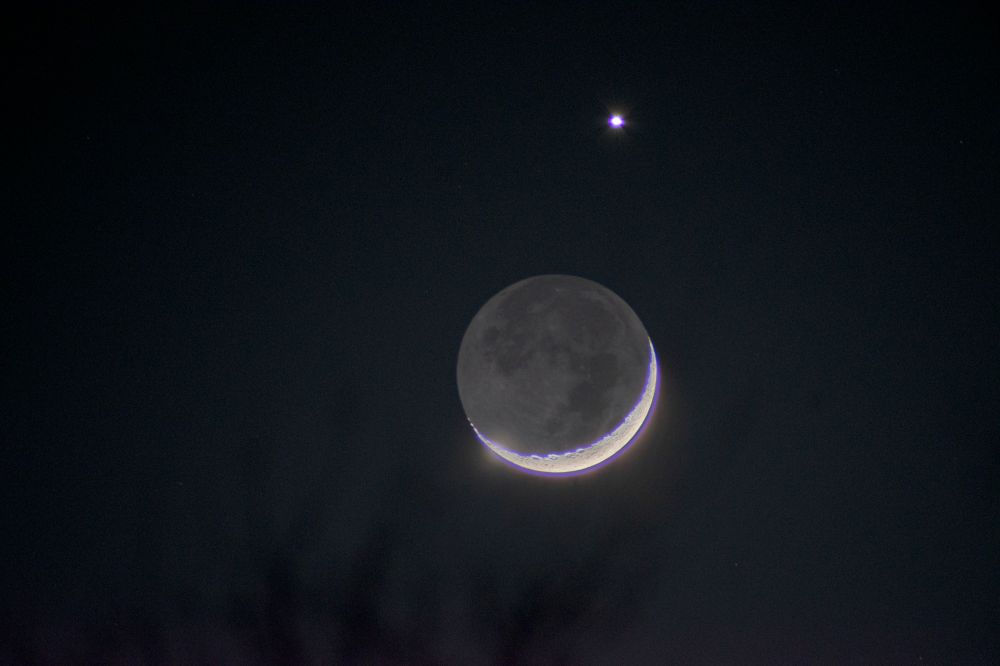 Соединение Луны и Венеры 24 марта 