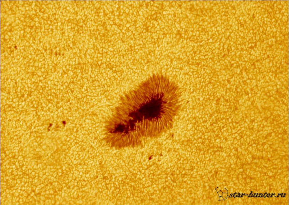 Sunspot 2148 (21 september 2015, 13:29)