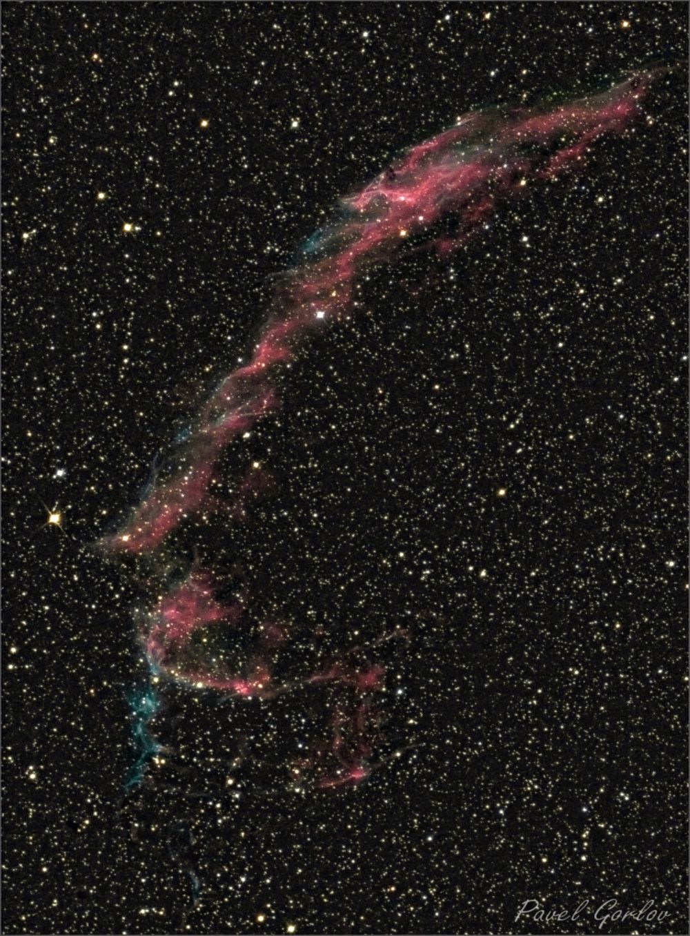 NGC 6995 (другое обозначение — CED 182C) — эмиссионная туманность в созвездии Лебедь