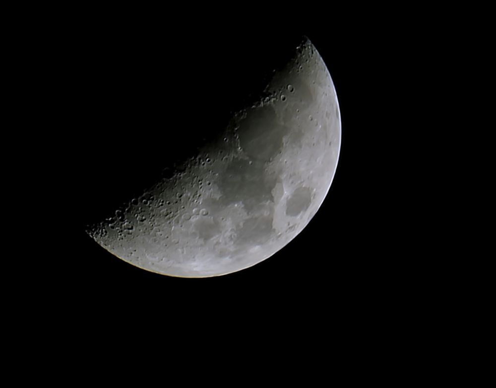 Луна 6 января
