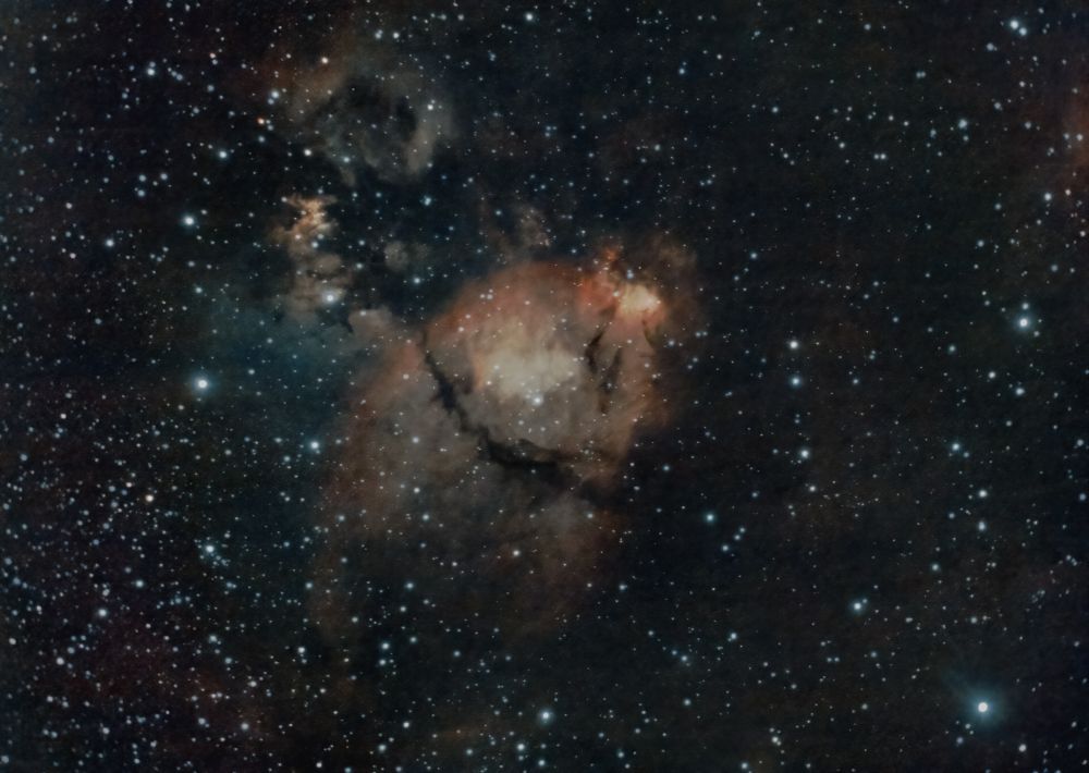 The Fish head nebula (IC1795)