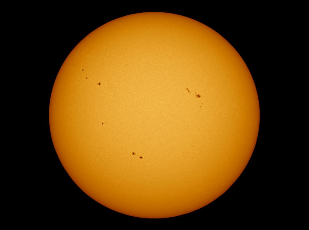 Солнце 17.08.2023 г.  Группа пятен AR- 13405/ 13407/13403.