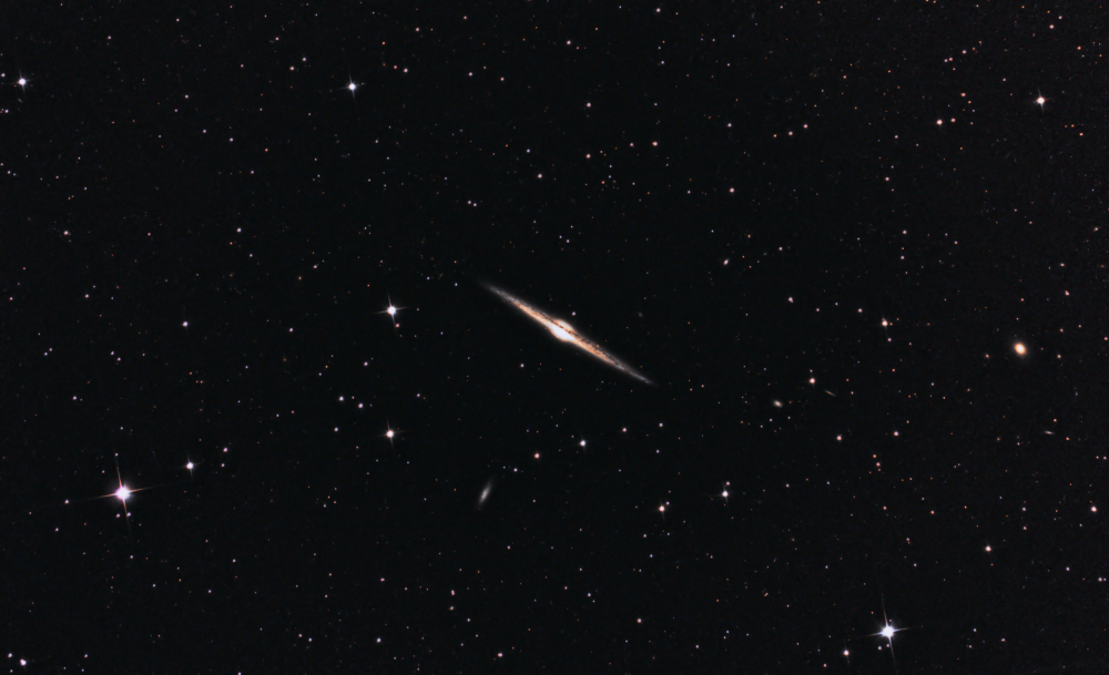 NGC 4565 — «Галактика-Игла»