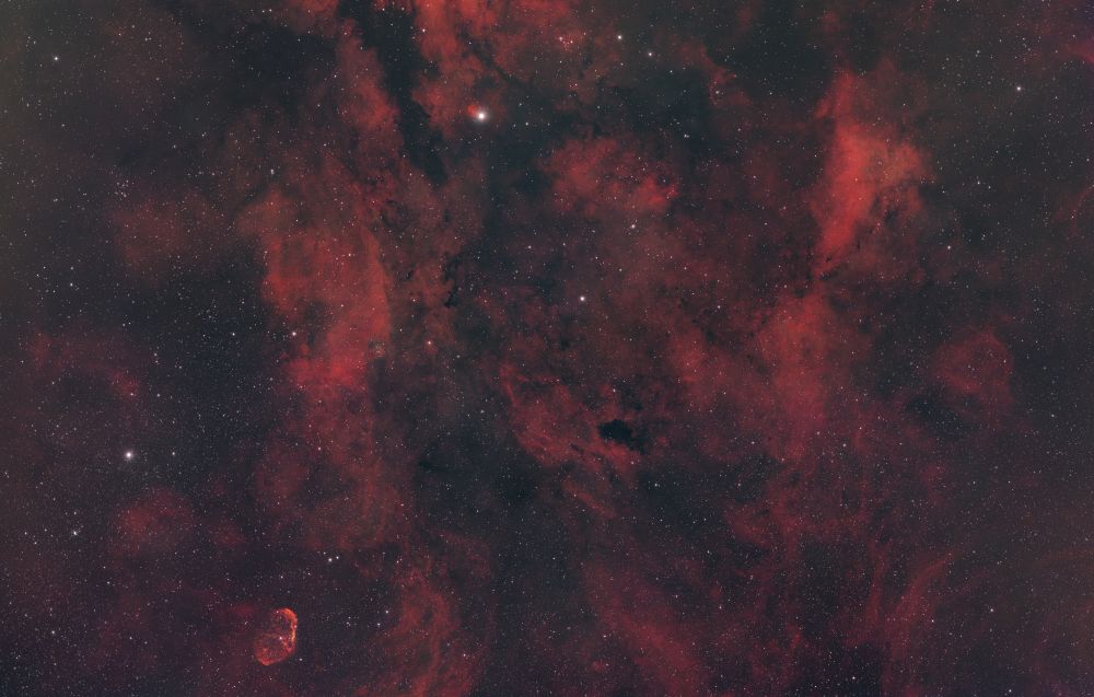Звезда Садр и NGC 6888 (Космический мозг)