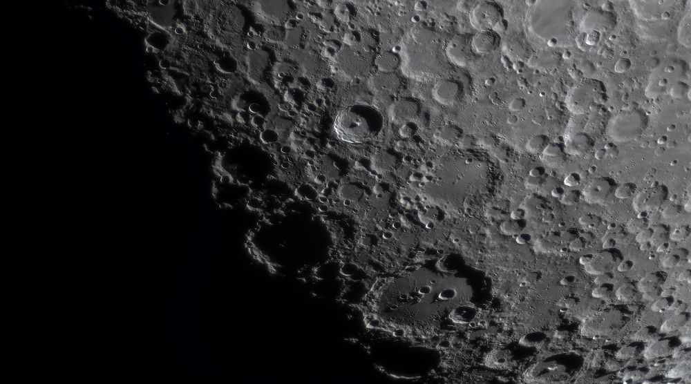 Луна, окрестности кратеров Тихо и Клавий.
