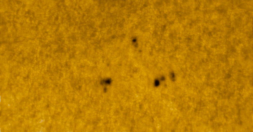 Активные области на Солнце во время затмения 10 июня 2021 16:42.