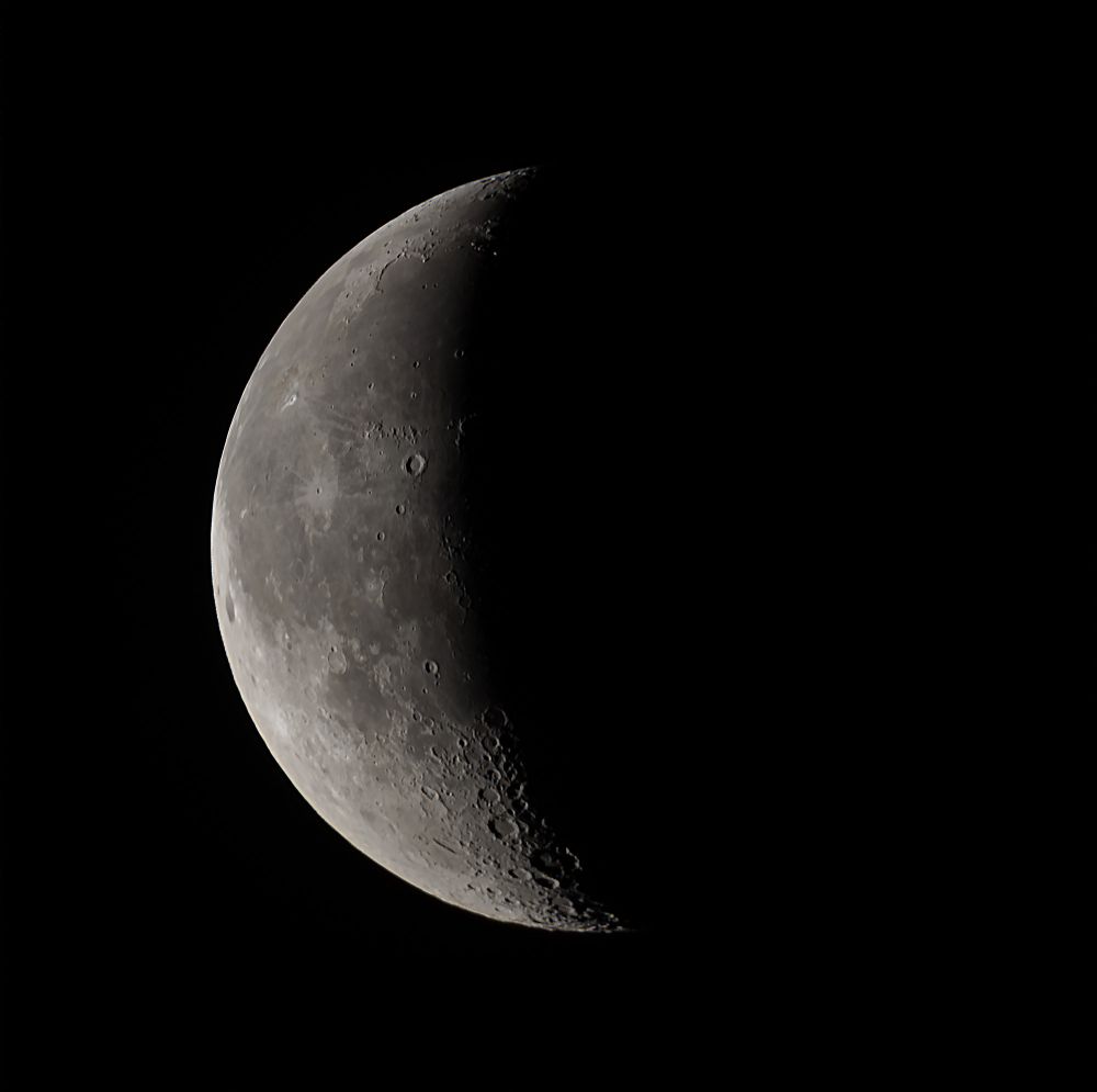 Moon 28 Aug 2024 / 34%