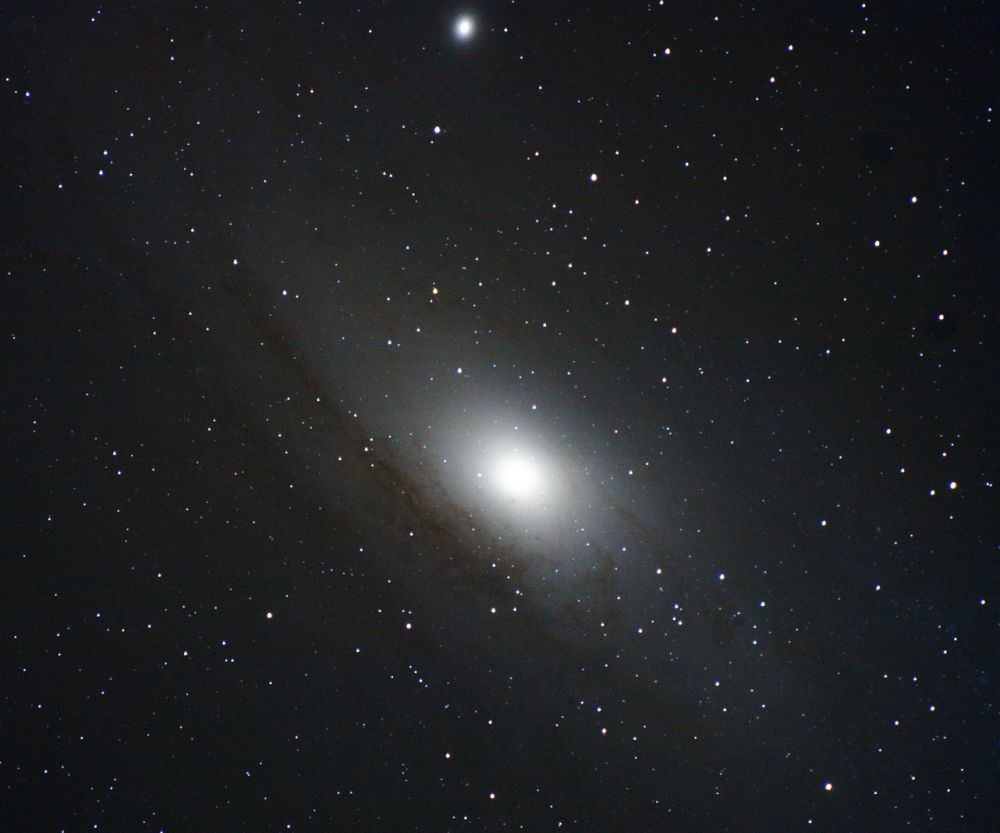 Dust lanes in M31 - Пылевые полосы в Туманности Андромеды