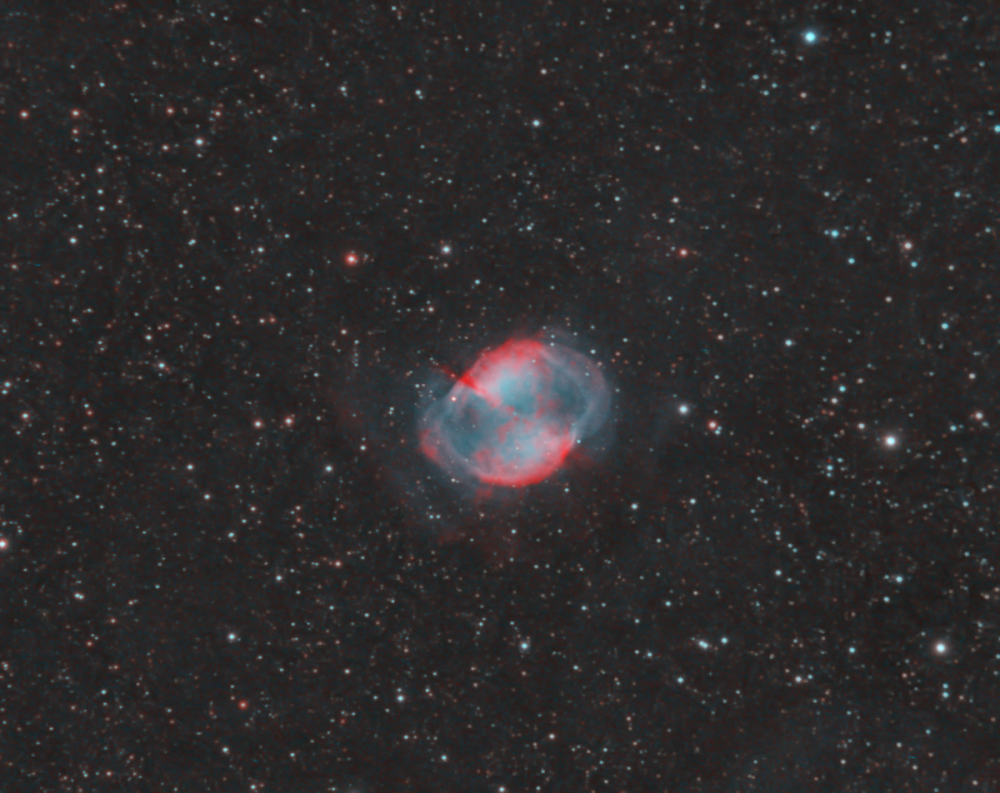 Планетарная туманность М27 (Гантель, Огрызок) в созвездии Лисичка