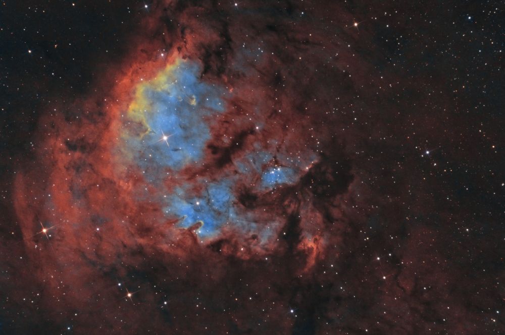 Туманность Знак вопроса (NGC 7822)