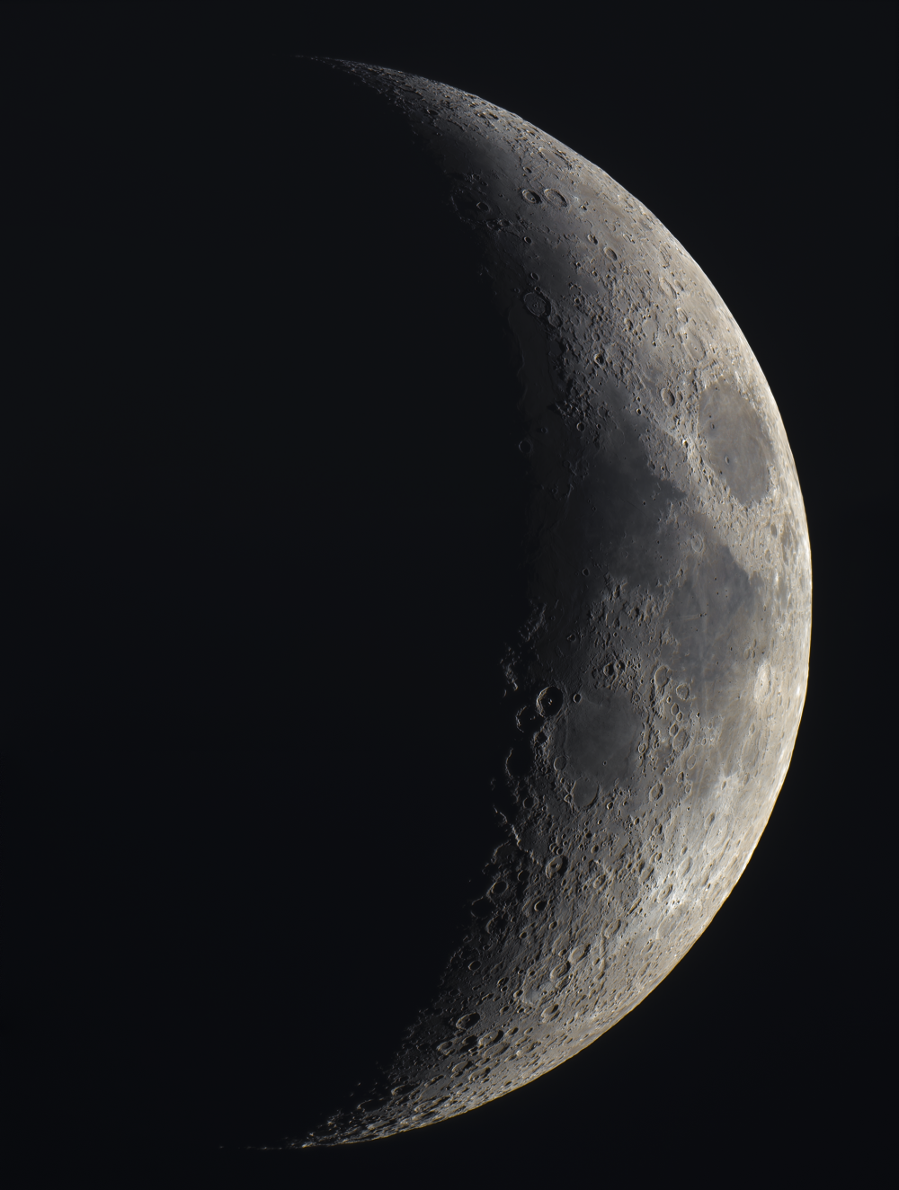 Луна 17.04.2021. Освещенность 27%. Панорама из 4 снимков. 