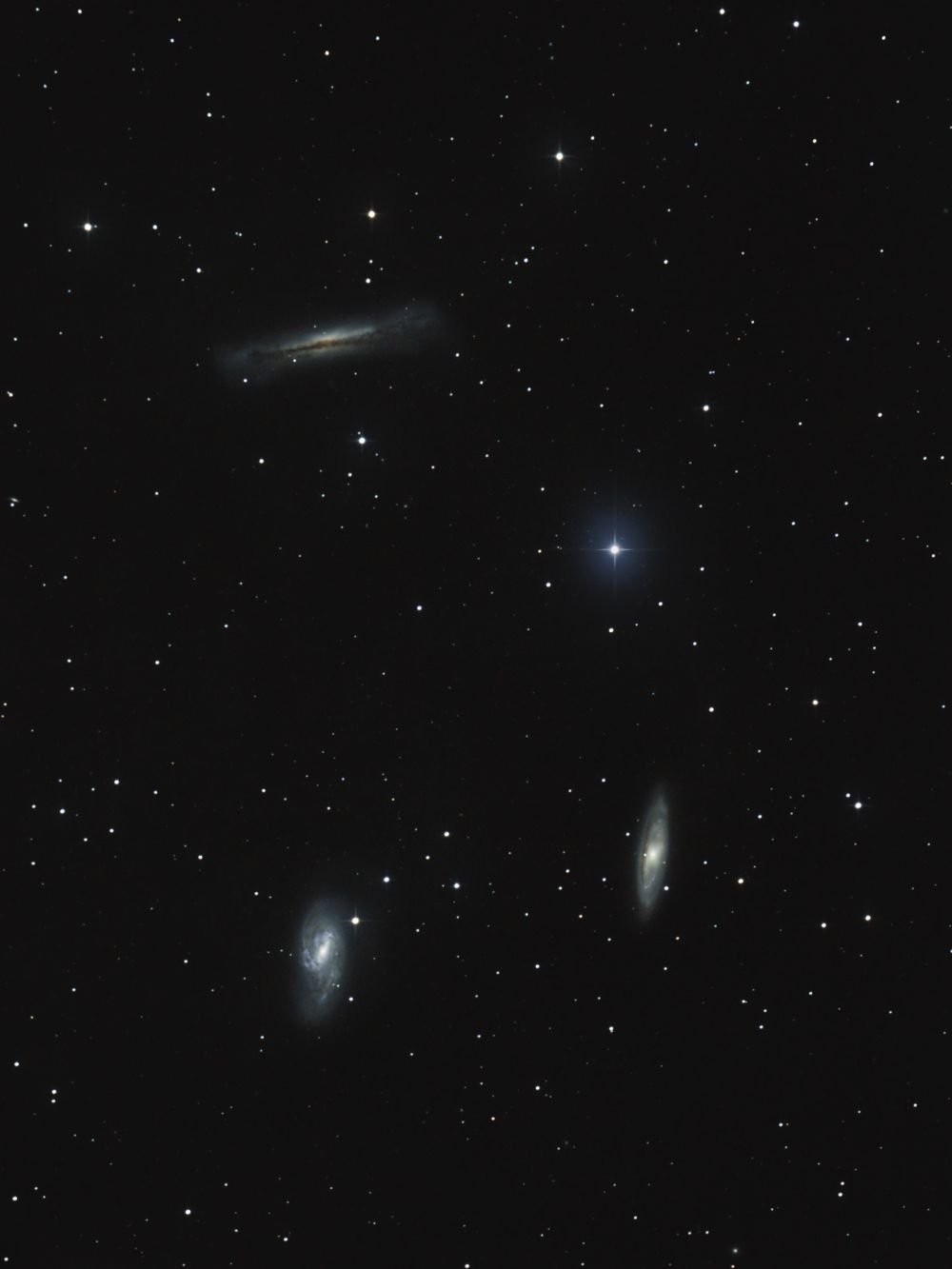 M65, M66, NGC 3628 Триплет Льва