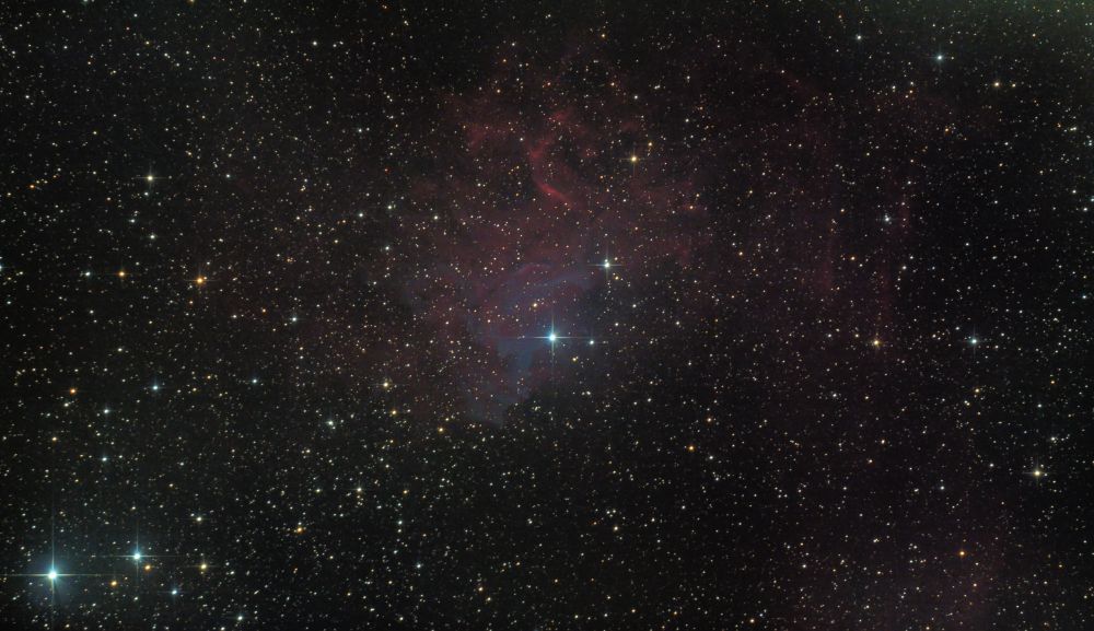 IC 405 (Туманность пламенеющей звезды)