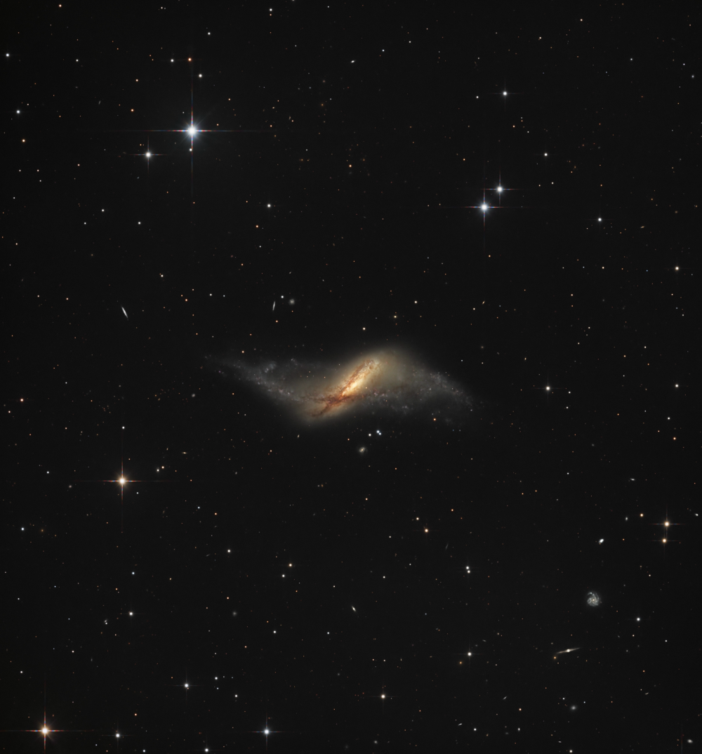 Галактика NGC660