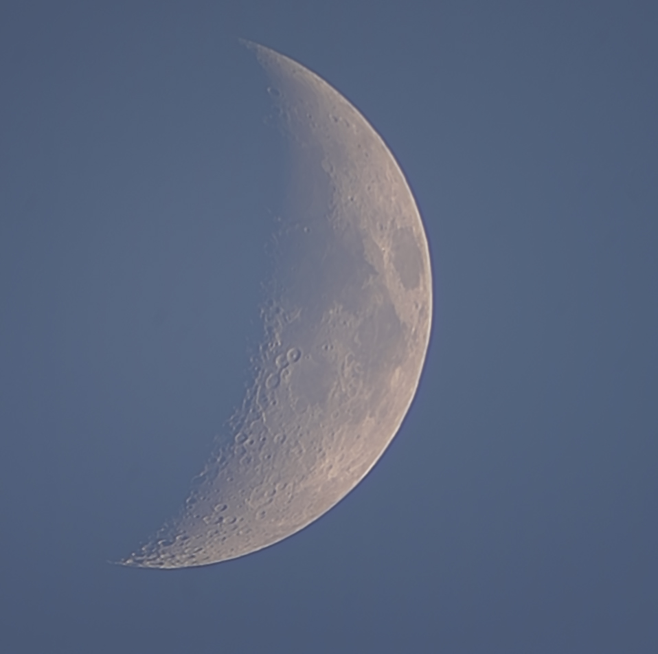 Вечерняя Луна от 05.06.2022