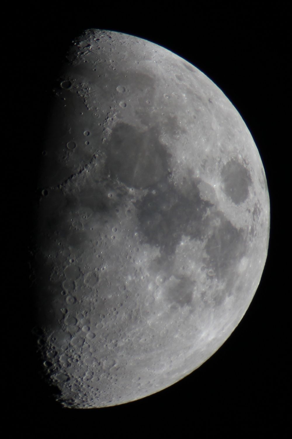 Moon with Canon EF 70-2004L USM and Barlow lens PAG 3-5x (3x), crop 1:1