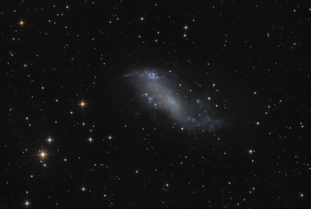 Галактика IC2574