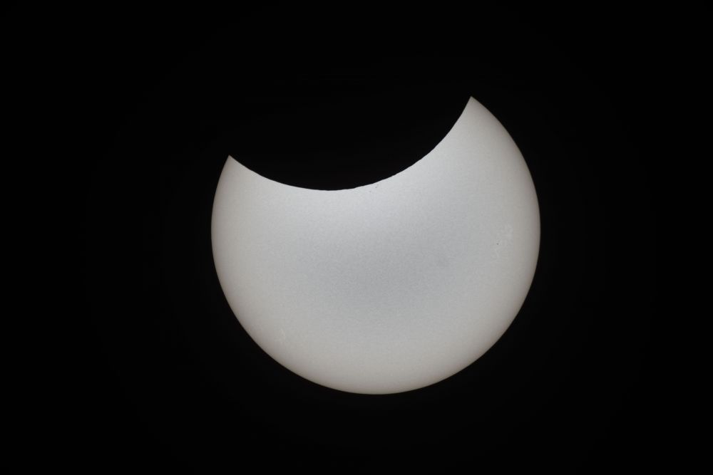 Partial solar eclipse 10.06.21