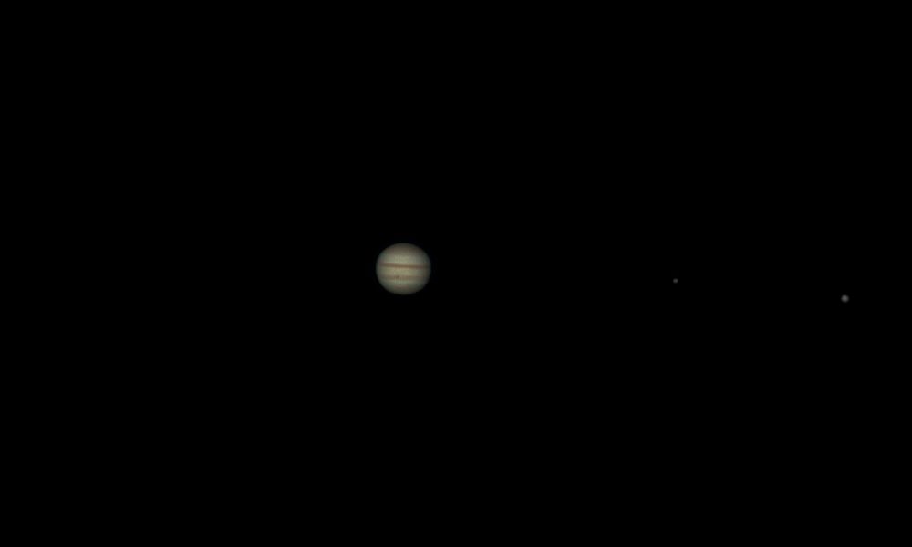 Юпитер со спутниками Европа и Ганимед и тень на диске планеты от спутника Ио-25.08.2022