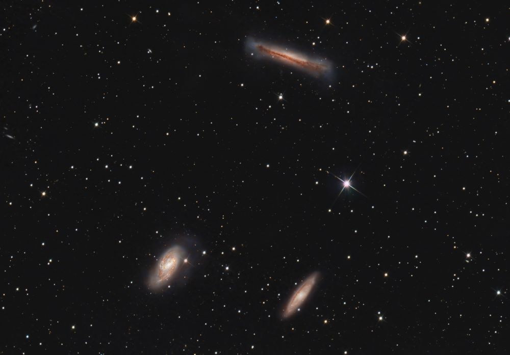 Триплет Льва M65 M66 и NGC 3628