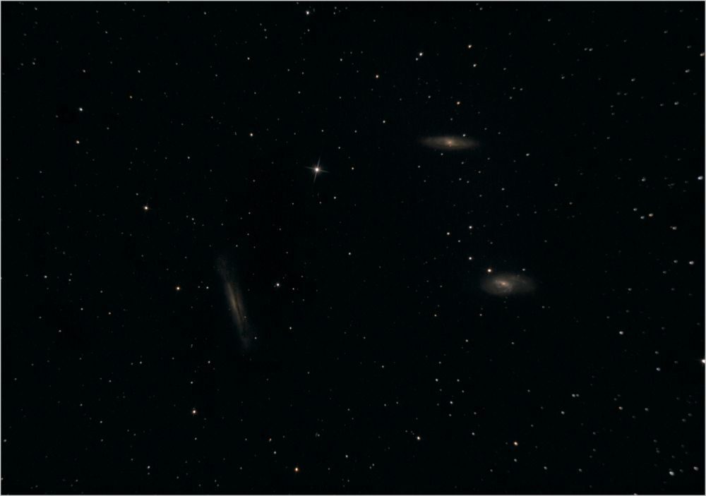 Трио галактик NGC 3628, М66 и М65 или "Триплет Льва".