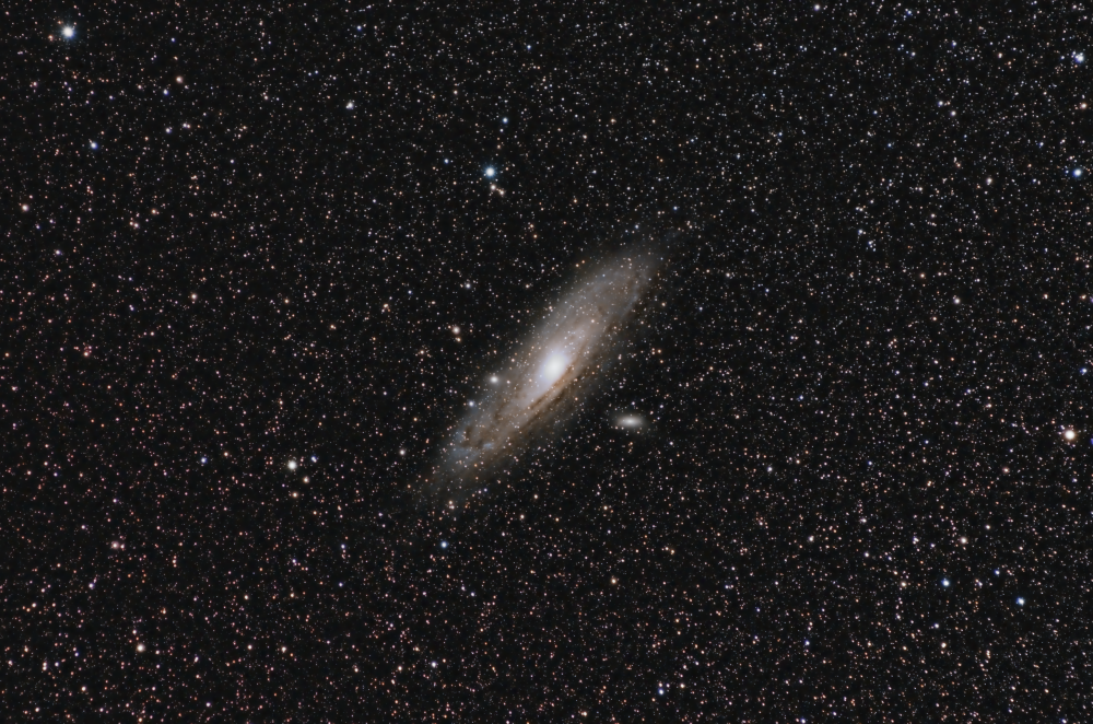 Галактика Андромеды М31 и ее галактики-спутники М32 и М110