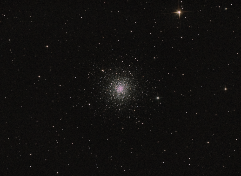 Messier 3 (M3) — шаровое скопление в созвездии Гончих Псов