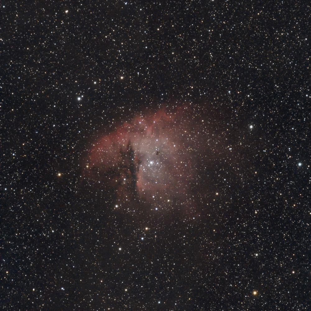 Туманность "Pacman" NGC281 в Кассиопее.