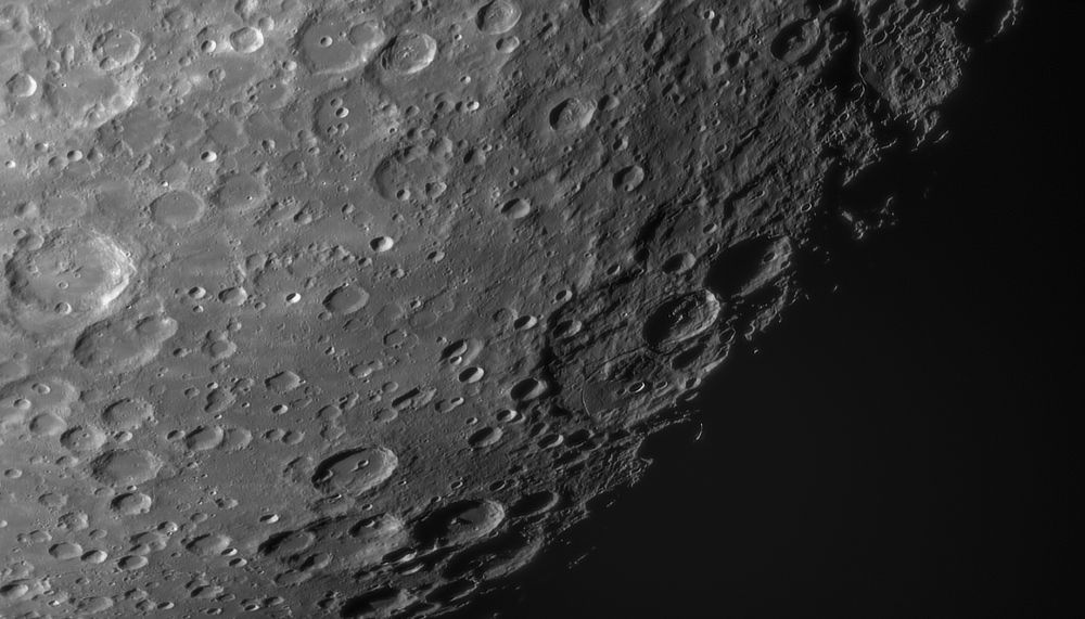 Луна, окрестности кратера Жансен.