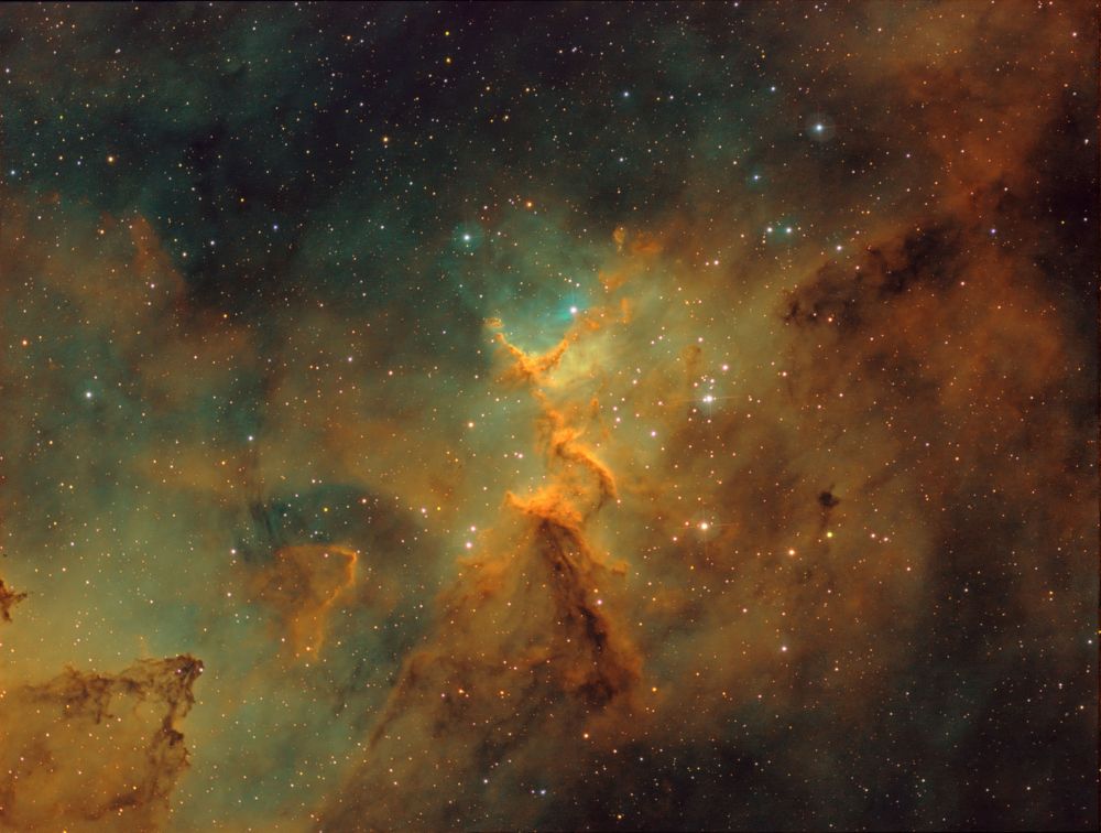 Melotte 15 in The Hubble Palette (SII+Ha+OIII)
