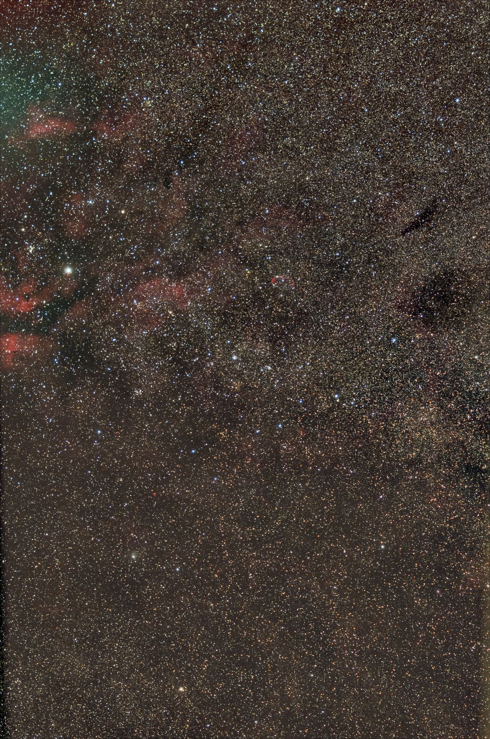 Участок МП в Лебеде , IC 1318 , NGC 6888