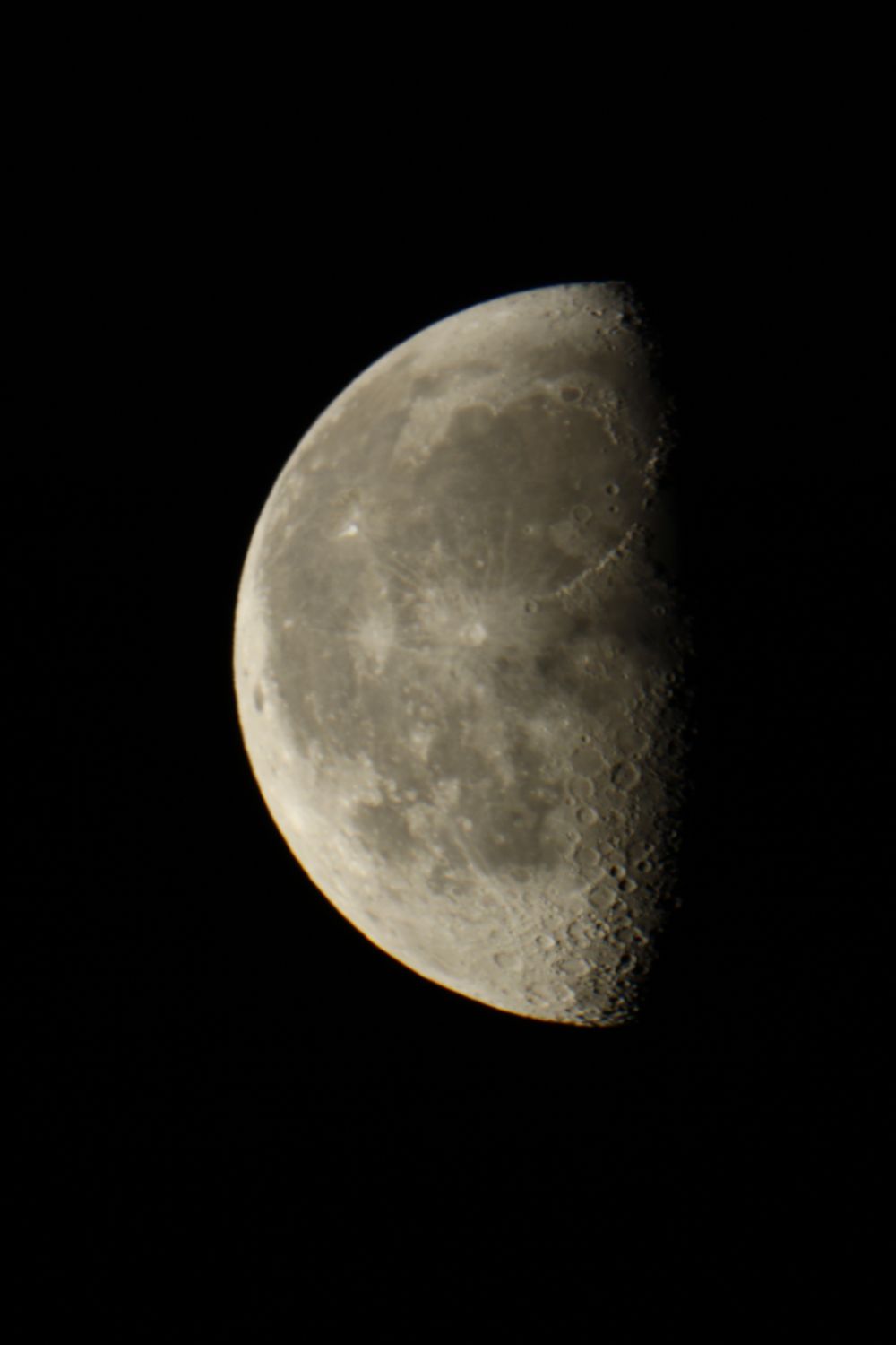 Moon matching. Луна на 300 мм. Луна оригинал. Луна в телескоп. Луна старое фото.
