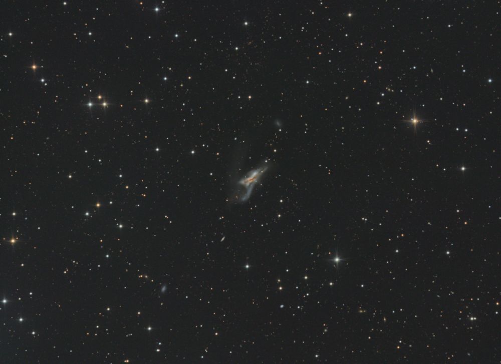 NGC 520 (Arp157) "Столкновение миров"