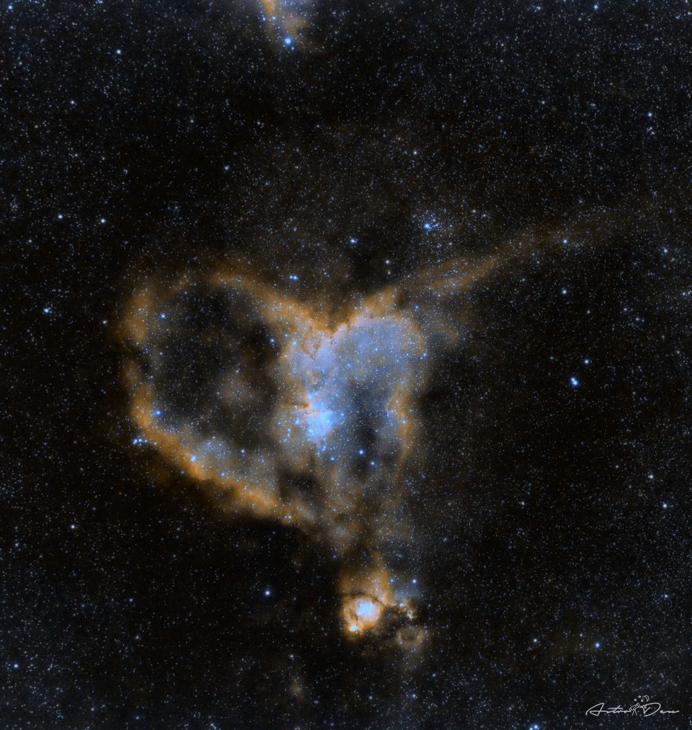 IC1805 The Heart nebula in hubble palette