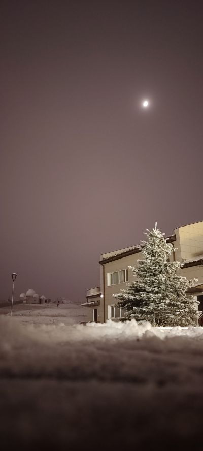 KGO and the Moon through the clouds - Astrophotography