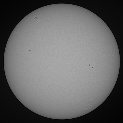 Солнце с группами пятен 10 июля 2025 года