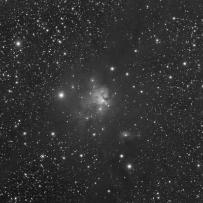 Газопылевой комплекс NGC 1579 (Северная Тройная) в Персее