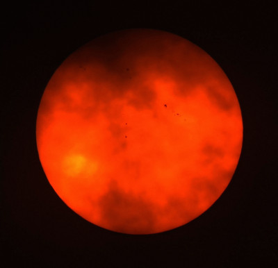 Active Sun in clouds with sunspot groups 26.04.2026 - Astrophotography