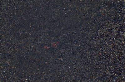 Участок Млечного пути в районе туманностей Сердце и Душа