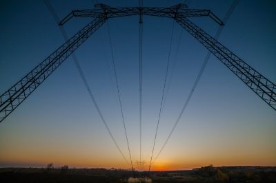 Технопейзаж с уже почти зашедшем Солнцем