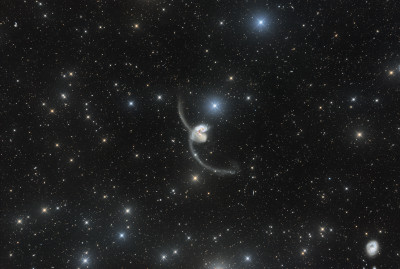 Галактики Антенны NGC 4038/4039  в Вороне