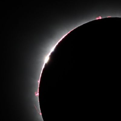 Полное солнечное затмение 08.04.2024. Четки Бэйли при втором контакте