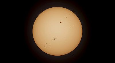 Солнечные пятна 3886, 3884, 3889