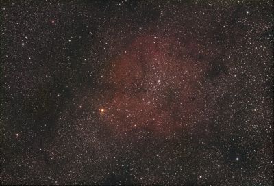 Туманность IC 1396 и Гранатовая звезда Гершеля (Mu Цефея)